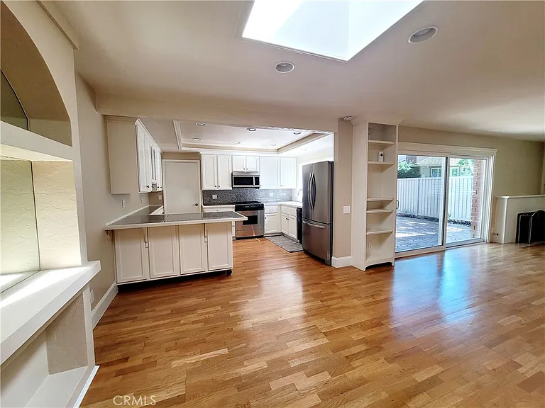 5155 Thorn Tree Ln — Photo 3