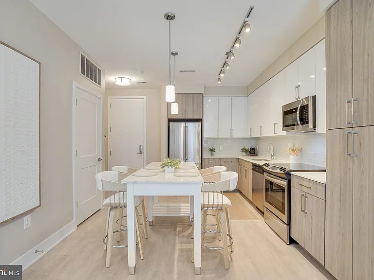 145 Riverhaven Dr #352 — Photo 4