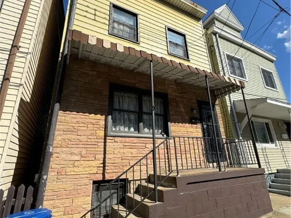 5202 Keystone St, Pittsburgh, PA 15201