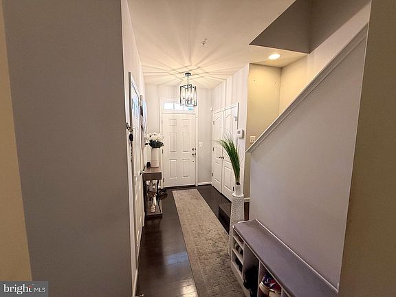 2nd image of 221 Gunther Pl
