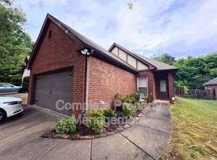 109 Oxmoor Place Cir, Birmingham, AL 35211