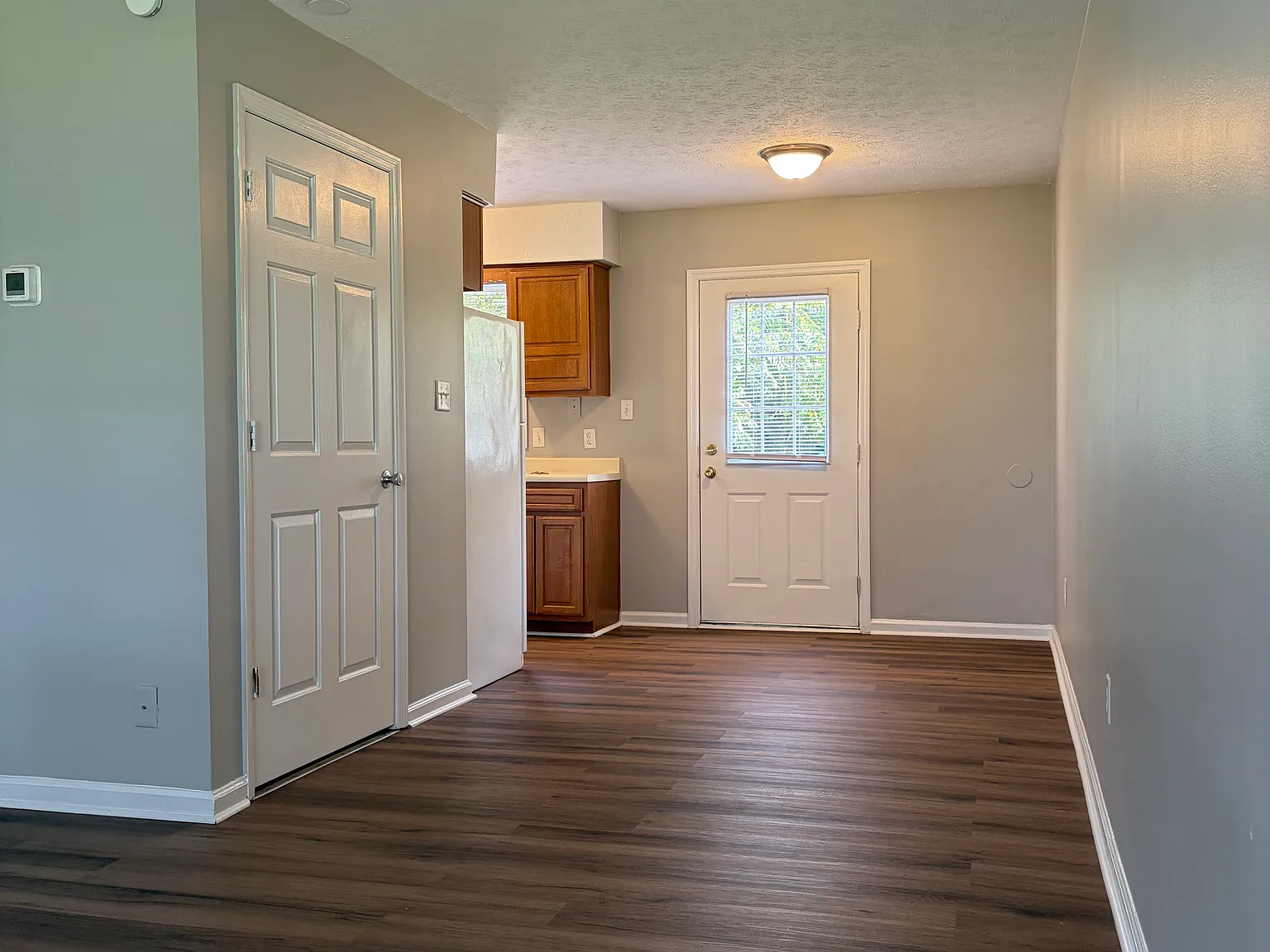2 bed, 1000 sqft, $900 — Photo 3