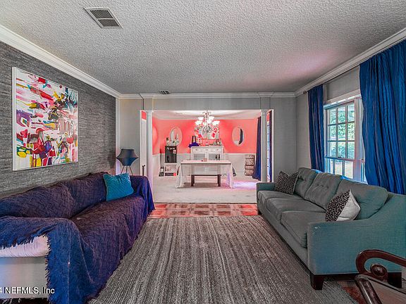 5th image of 8589 ROYAL LAKES Drive