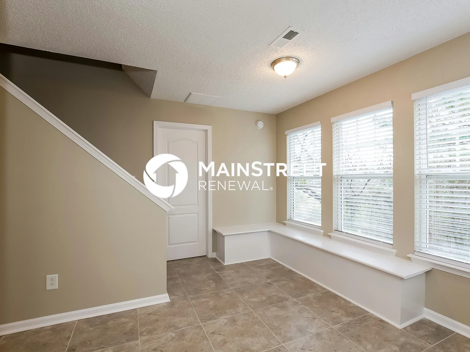 408 Amir Circle — Photo 2