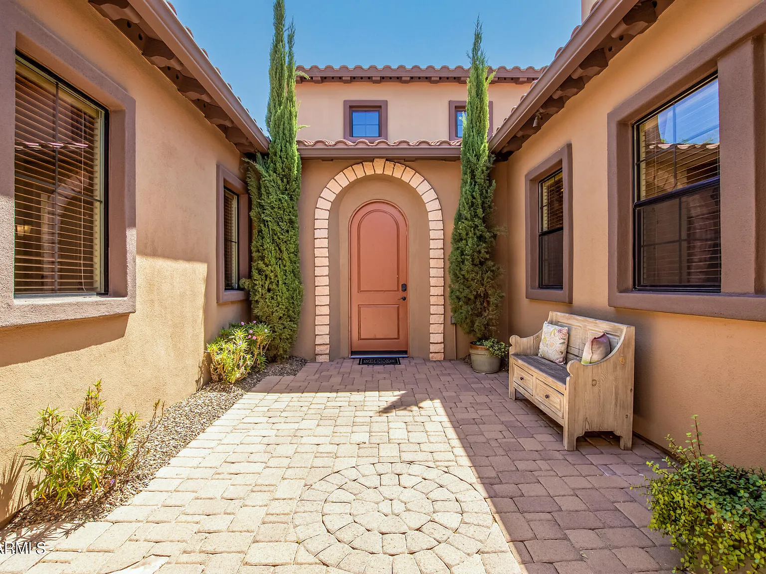 3 bed, 2.0 bath, 2101 sqft, $4,000 — Photo 3