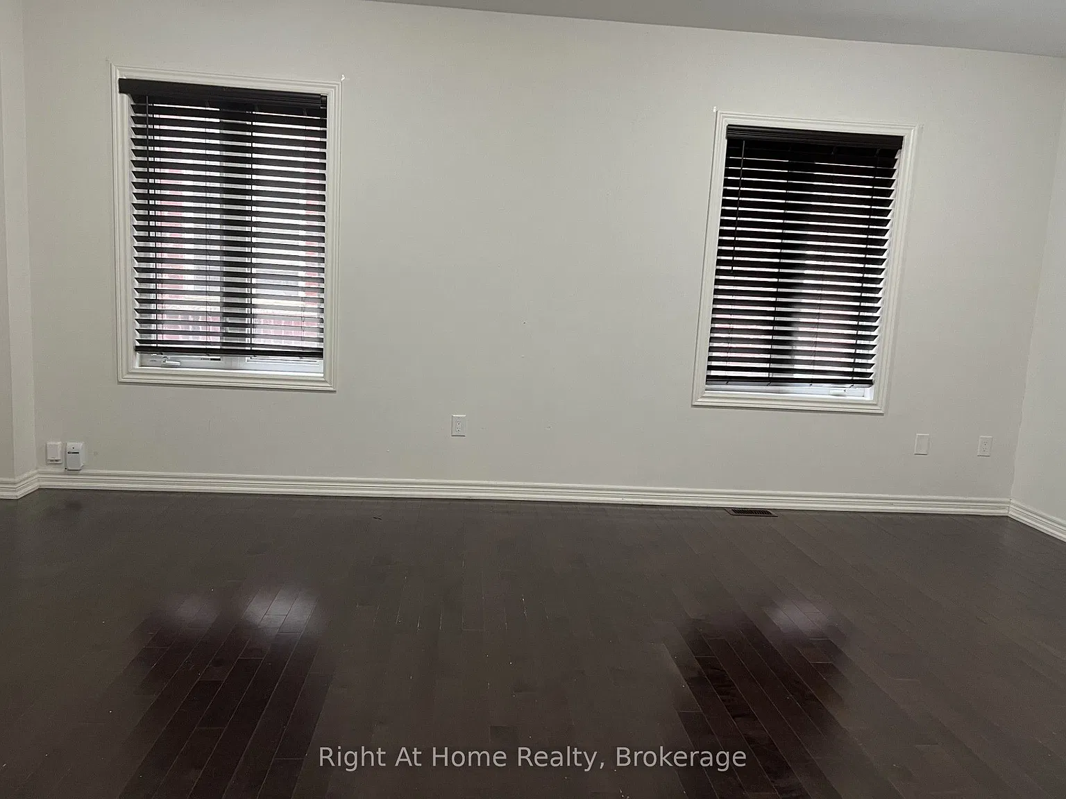 4 bed, $4,000 — Photo 2