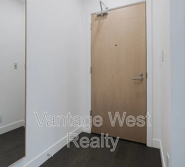 3389 Lakeshore Rd #516 — Photo 33