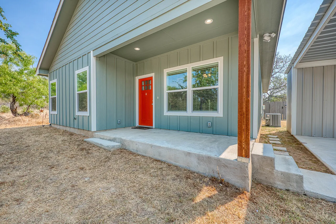 3 bed, 1411 sqft, $2,000 — Photo 4