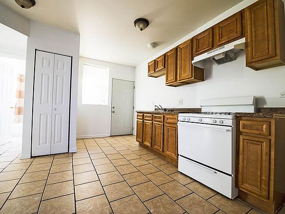 5th image of 7120 SE End Ave
