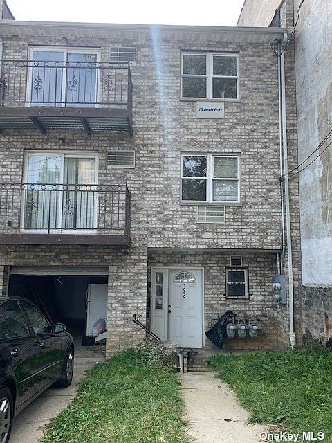 1st image of 1050 E 223rd St