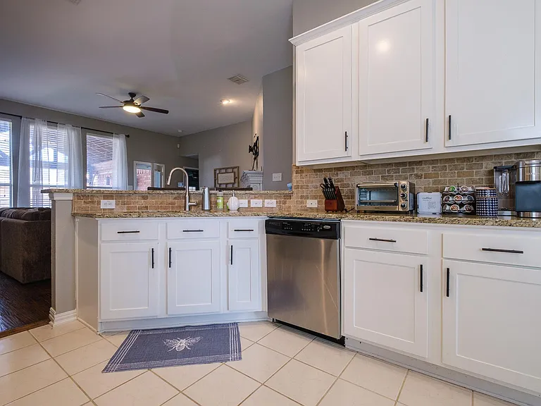 9712 Spring Dr — Photo 6