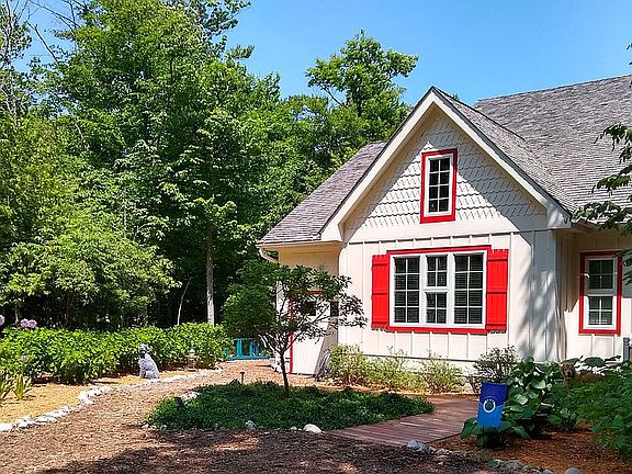 2nd image of 4260 Forest Dr