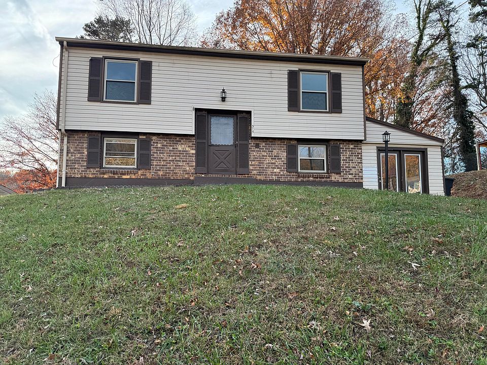 1st image of 315 Greenwich Cir