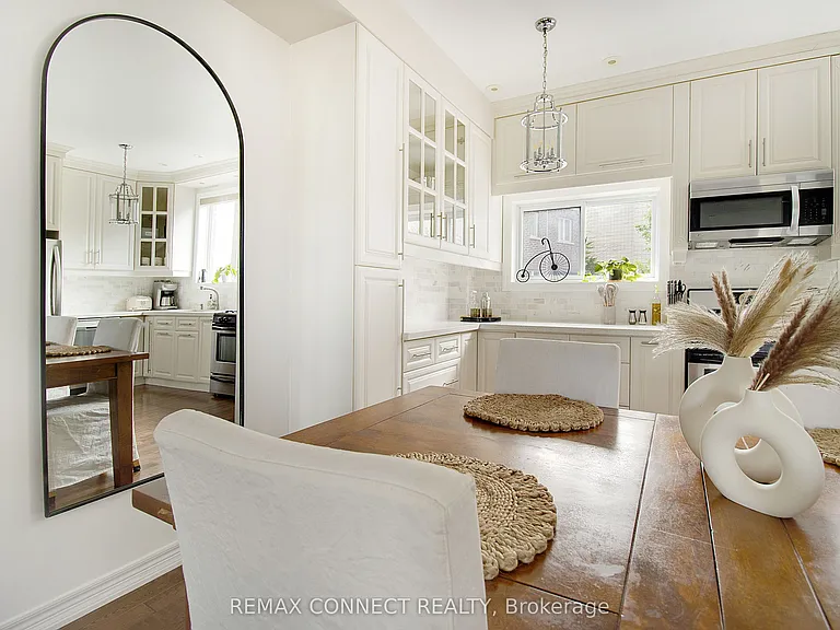 565 Shuter St — Photo 24