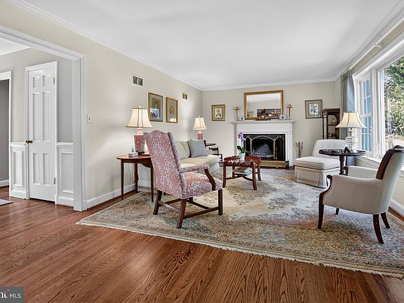 4th image of 5305 Ridgefield Rd