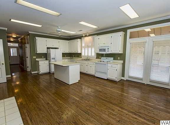 2nd image of 1420 River Ro Dr