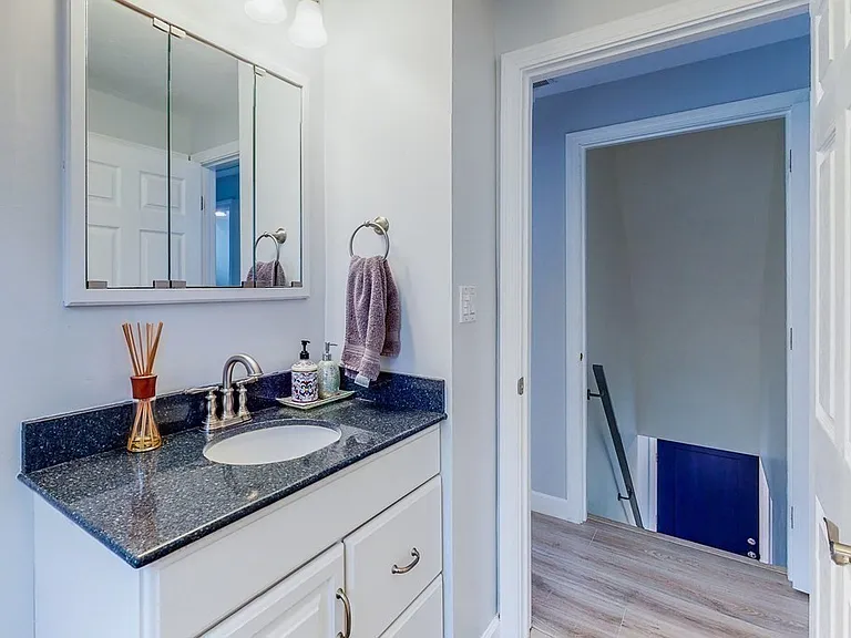 182 Newbury St — Photo 25