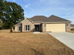 7 Steerforth Dr, Hattiesburg, MS 39402