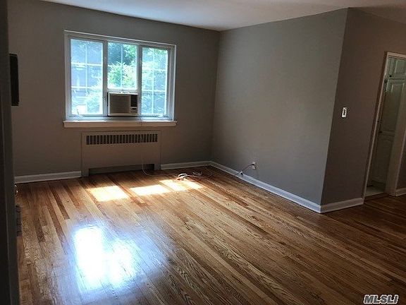 3rd image of 39 Nathan Hale Dr APT 21A