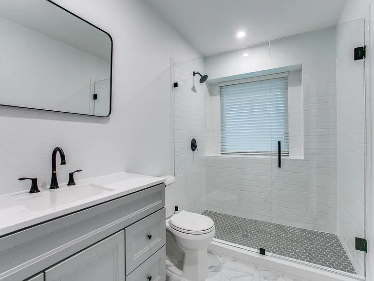 333 Banyan Dr — Photo 14