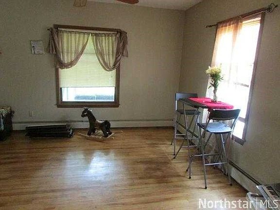 5th image of 1021 James Ave N