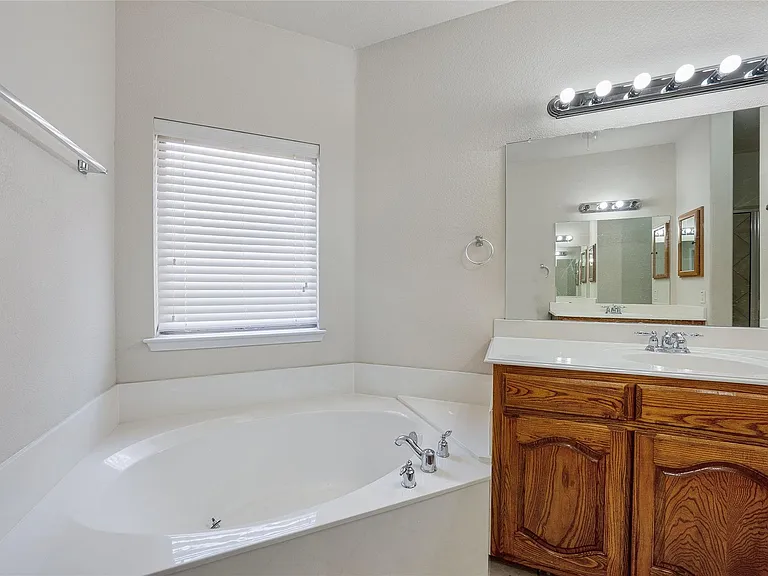 1411 Snowberry Dr — Photo 14