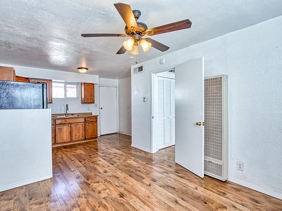 4th image of 715 W Main Dr APT 2