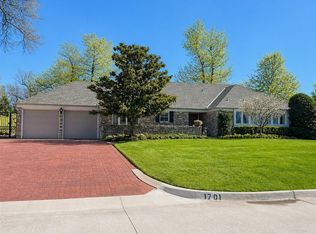 1701 Randel Rd, Nichols Hills, OK 73116