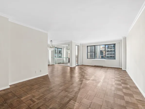360 East 72nd Street image 6 of 21