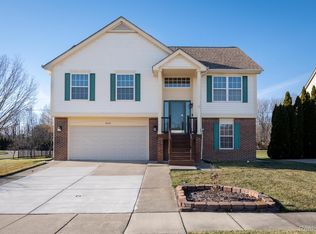 6592 Summerdale Cir W, Ypsilanti, MI 48197