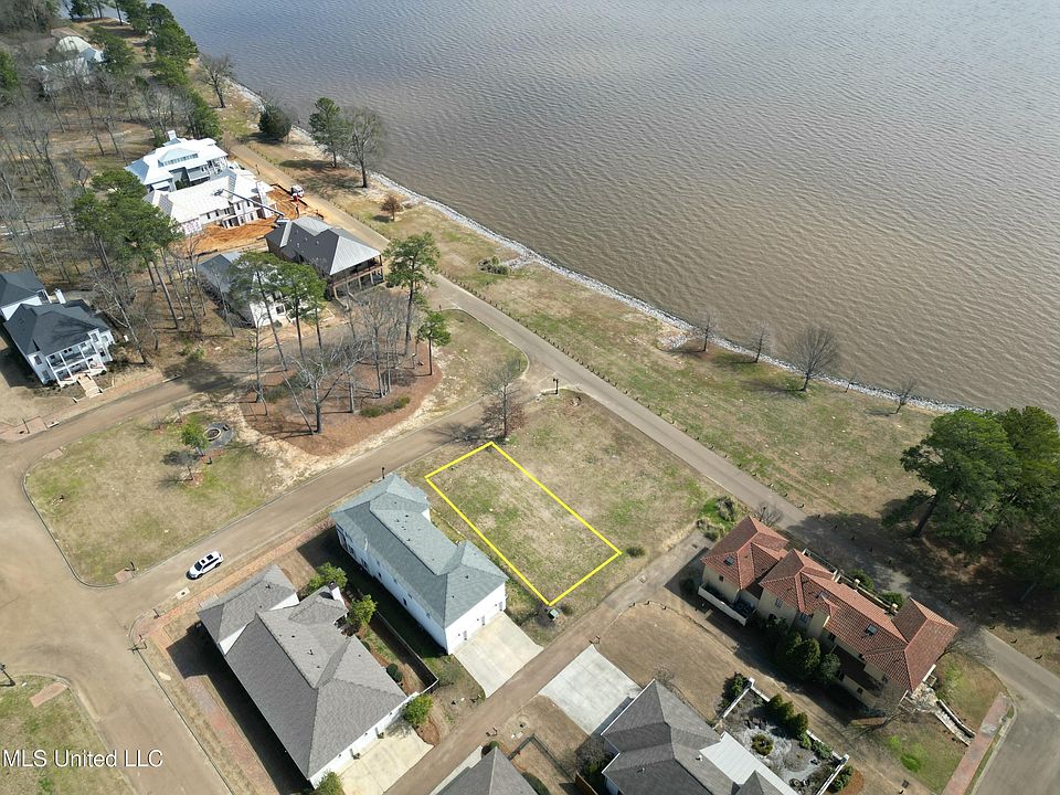 2nd image of W Florida Blvd #68