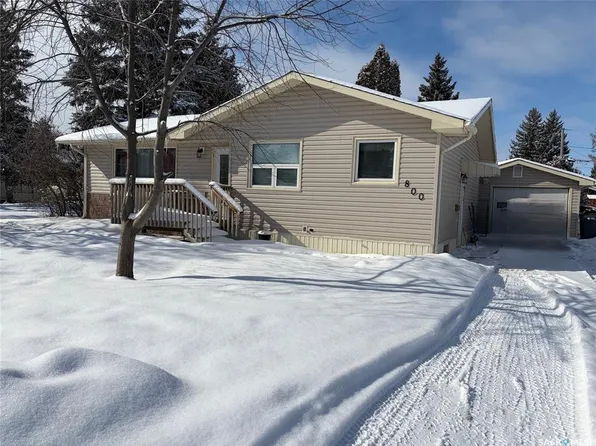 800 ROBISON STREET, Indian Head, SK S0G 2K0