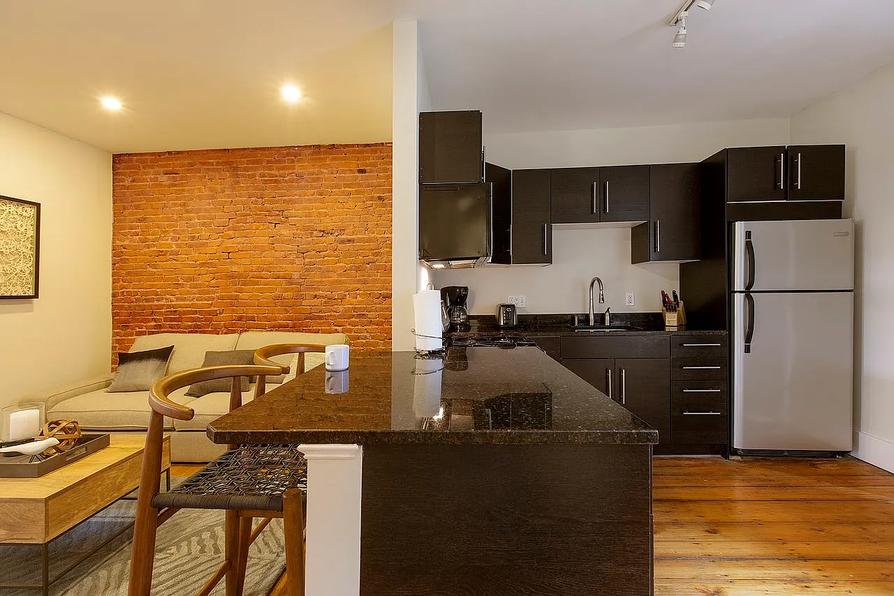 3 bed, 800 sqft, $5,000 — Photo 3