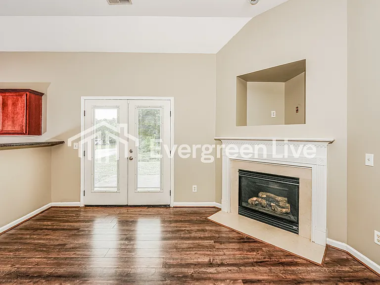 101 Merimeadows Dr — Photo 3