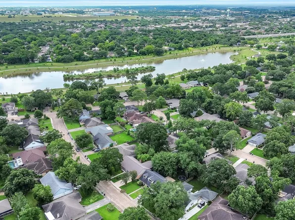1617 Wavecrest Ln, Houston, TX 77062