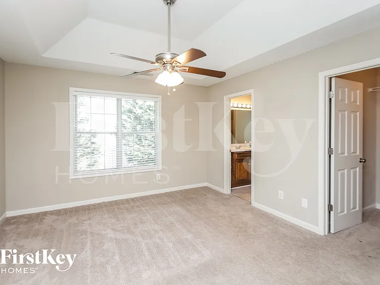 2701 Chadwick Ln NW — Photo 8