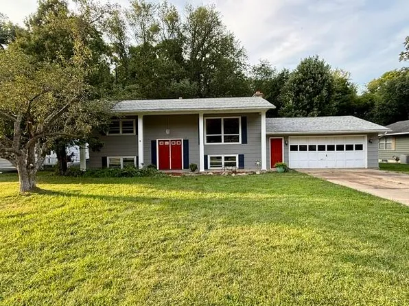 711 N Dr E, Marshall, MI 49068