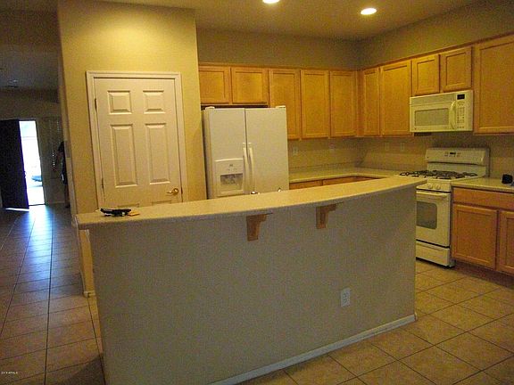 4th image of 41219 N Prestancia Dr