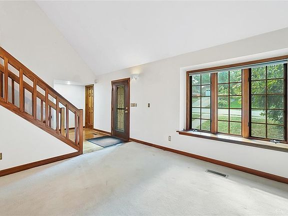 3rd image of 231 Crest Hill Ave