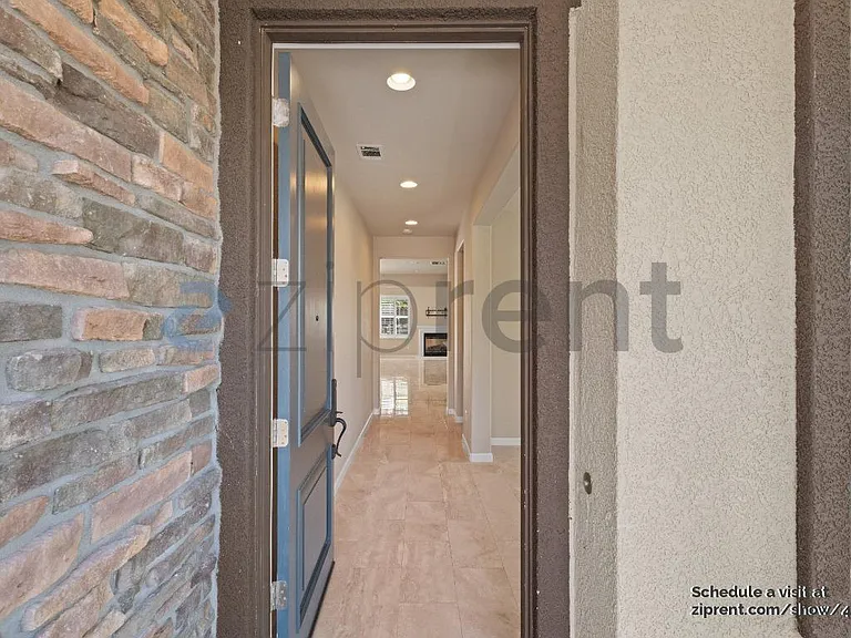 5023 Queensbury Way — Photo 4