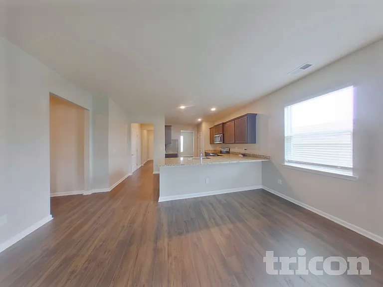 2818 Buzz St — Photo 2