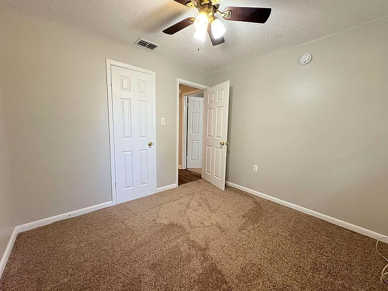 2922 Oakwood Dr — Photo 20