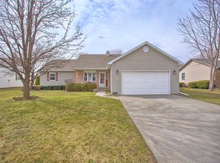607 Laurel Dr, Saint Joseph, IL