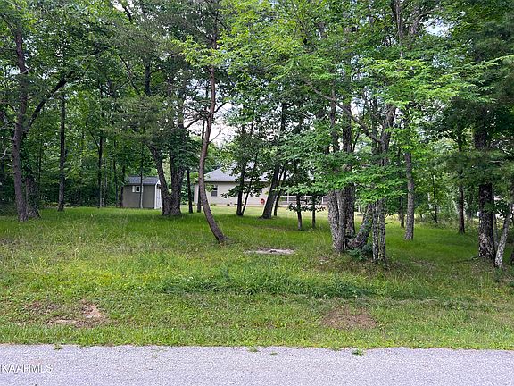 3rd image of 105 Abbey Pl