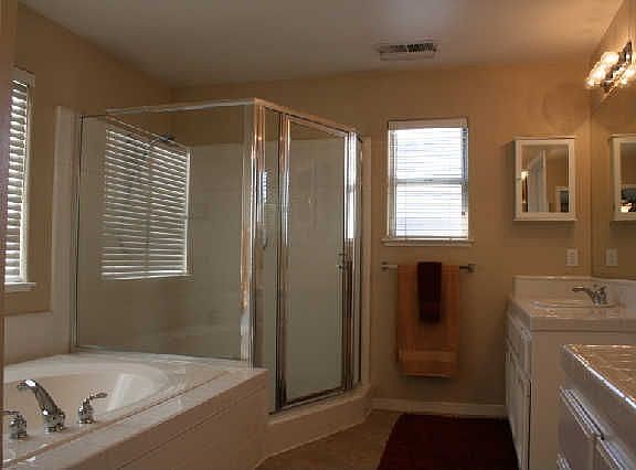 3rd image of 3068 Woodlands Ct