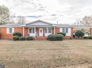 188 E Lewis St, Cochran, GA 31014