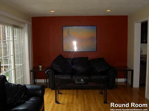 3 bed, 2.5 bath, 1759 sqft, $4,100 — Photo 3