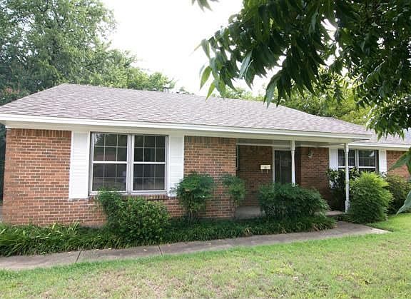 3rd image of 10516 Walnut Hill Ln
