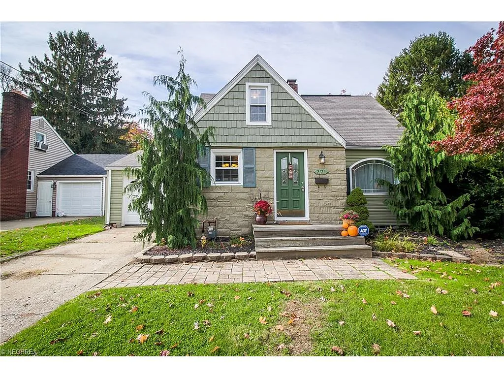2121 Myrtle Ave NW photo 1
