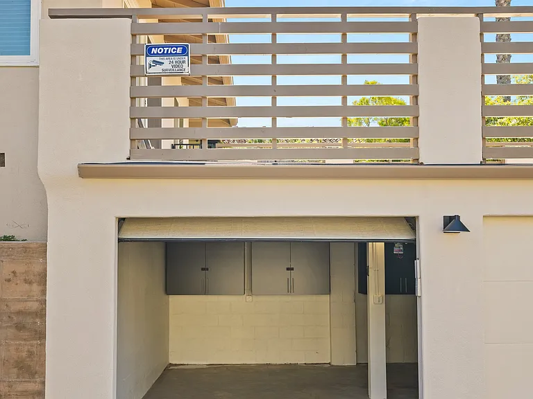 103 W Calle Crespis #C — Photo 16